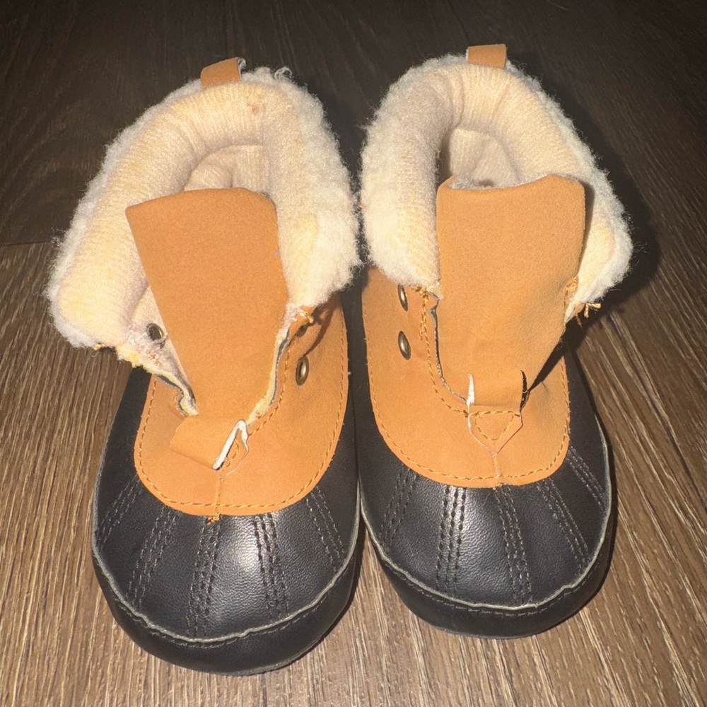 Carters Baby Duck Boots 9-12 Month